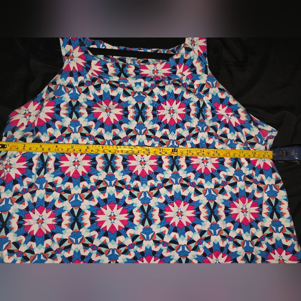 Crown & Ivy - Chic Geometric Midi Dress - Size 1X - Picture 4 of 6